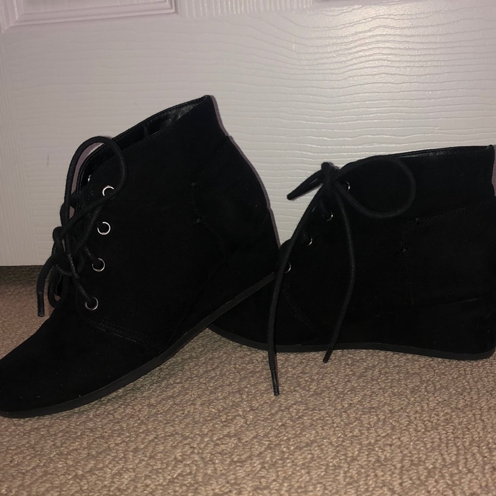 Barely worn Kids Wedges